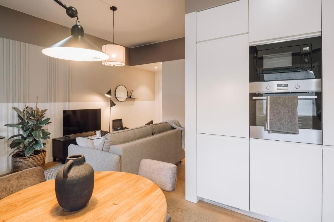 Belver - 1 Bedroom, Balcony And Parking In Arroios *